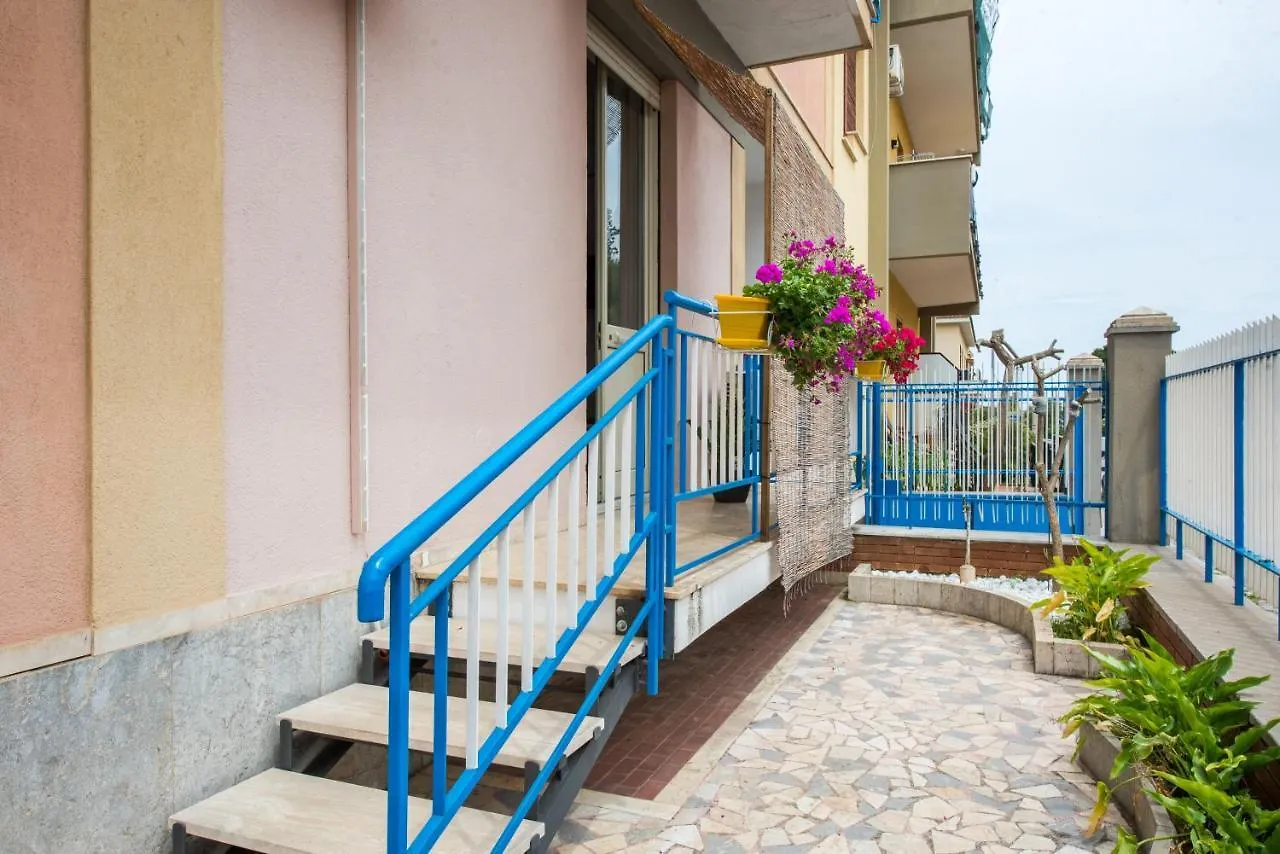 Vento Di Scirocco Casa Vacanze A Pochi Metri Dal Mare Santa Flavia Italy